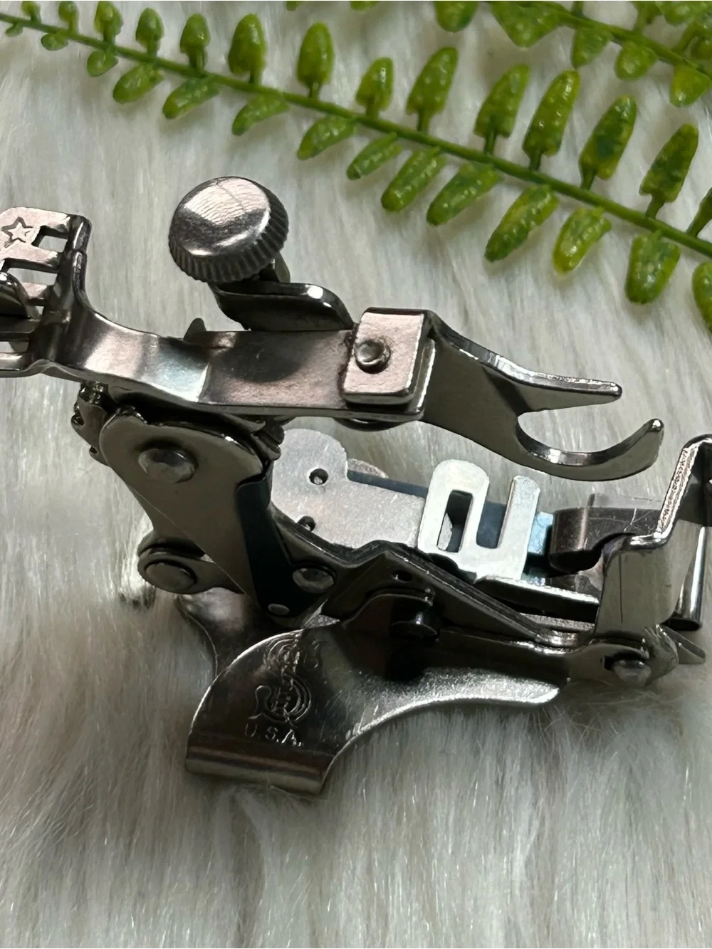 Vintage Singer ruffler foot 1261